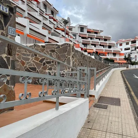 1 Bedroom With Stunning Sea View Apartment *